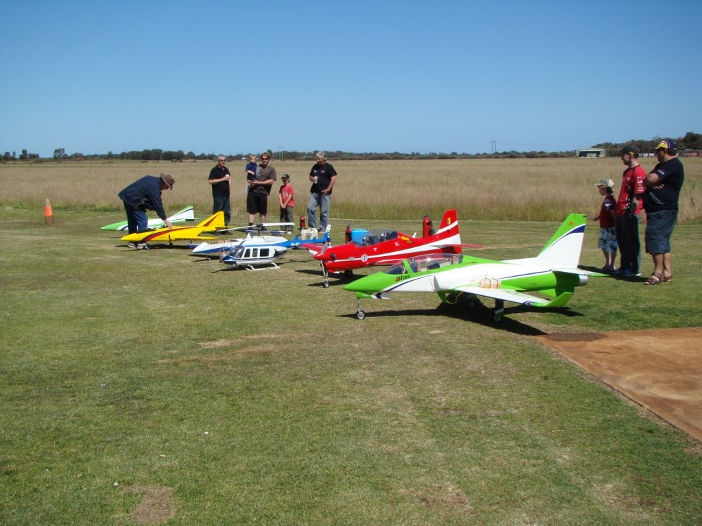 Boys and their toys (click on picture for Jet Day 19th September)